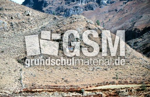 1058_bhutan_1994_Einsiedelei zwischen Paro und Thimpu.jpg